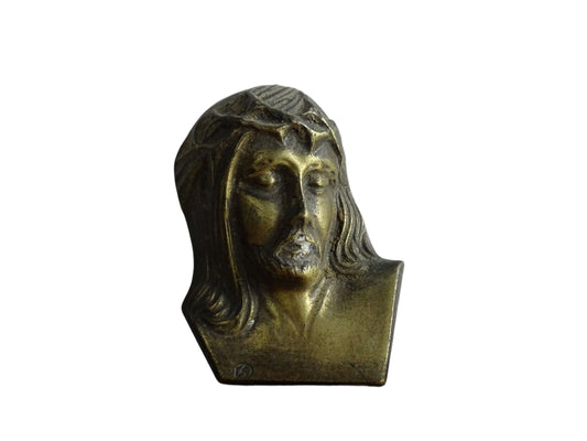 A French vintage brass wall plaque of Jesus with a crown of thorns. Religious plaque featuring a screw fitting on the back for wall mounting