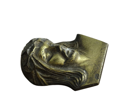 A French vintage brass wall plaque of Jesus with a crown of thorns. Religious plaque featuring a screw fitting on the back for wall mounting