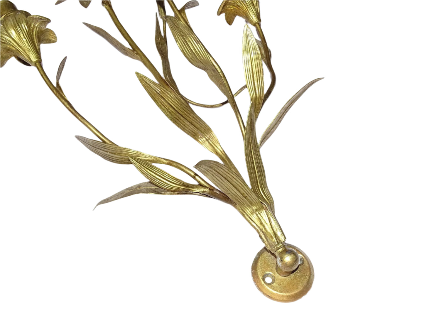 Italian vintage gilt metal candle sconce with leaves and flowers. The wall sconce has space for four candlesticks.