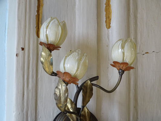 Vintage Italian wall light with murano glass shades and gilt metal leaves, mid 20th century