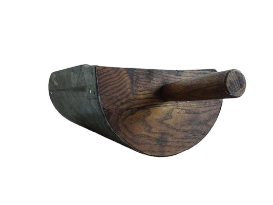 Rustic French antique grain scoop with a galvanised metal scoop and wooden handle with patina. Farmhouse decor.