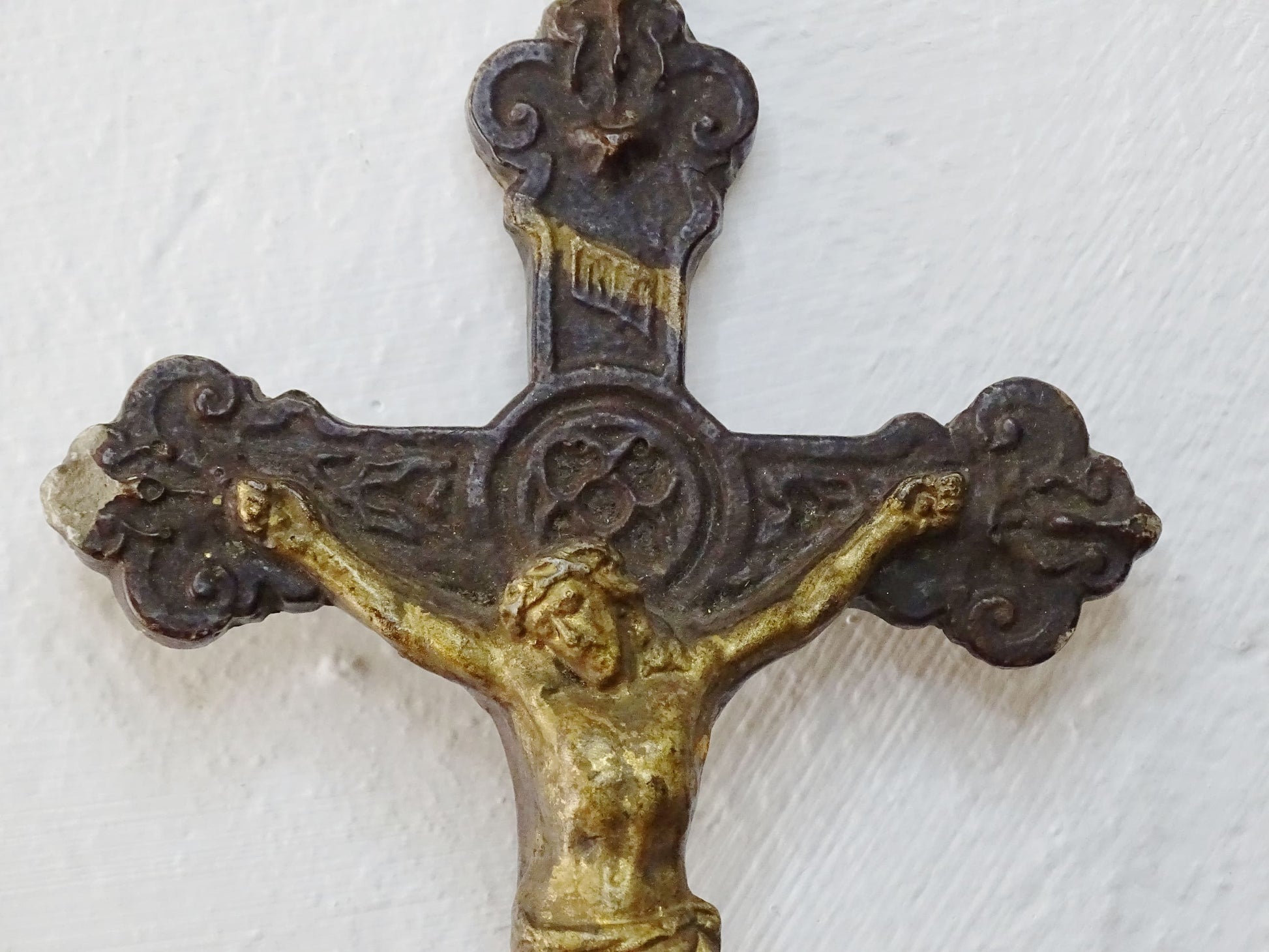 Antique French Crucifix in Wood and Plaster Painted Gold