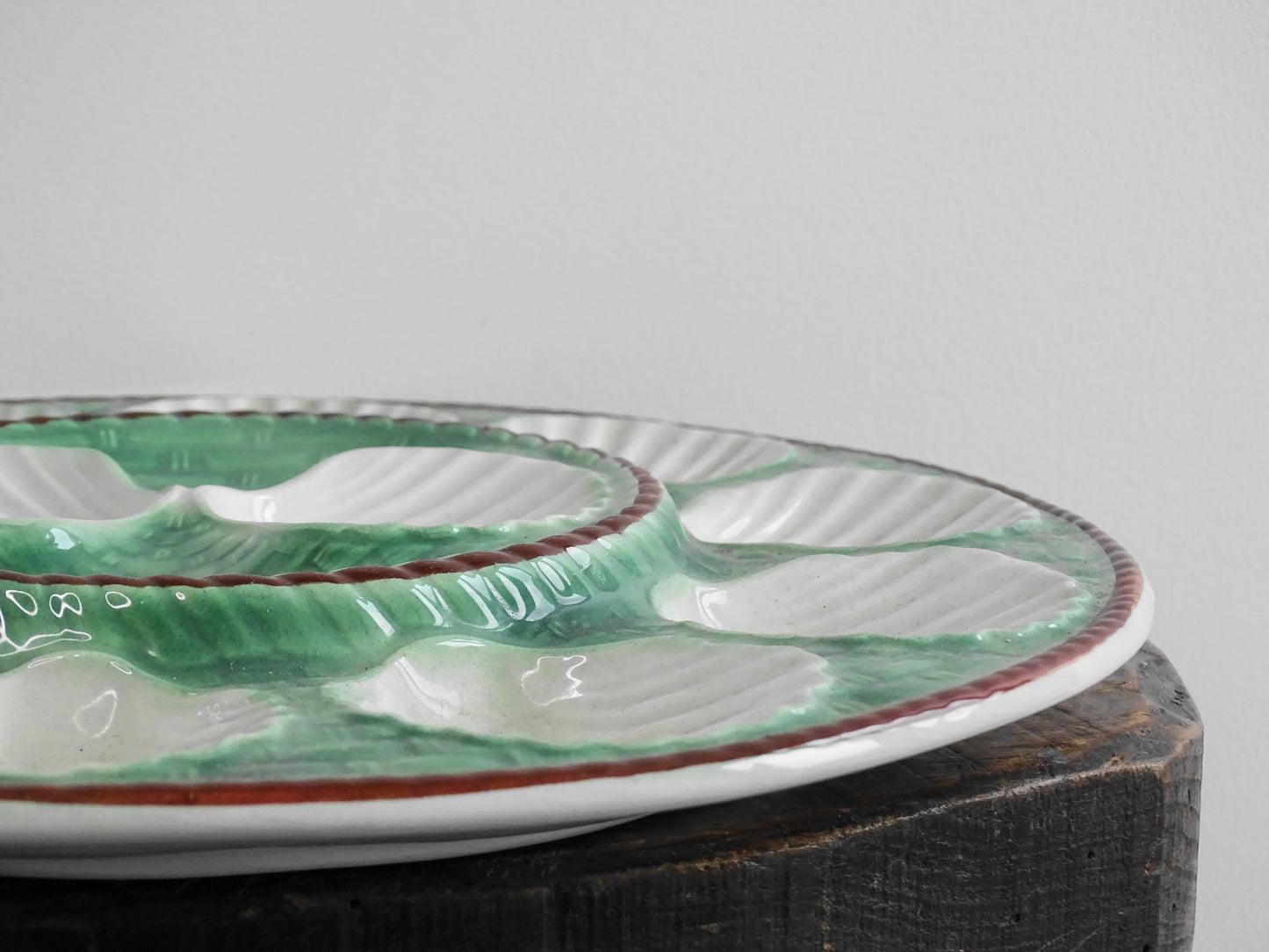 French Barbotine Serving Oyster Plate or Majolica Plate with Green Basketweave Design and Brown Edge