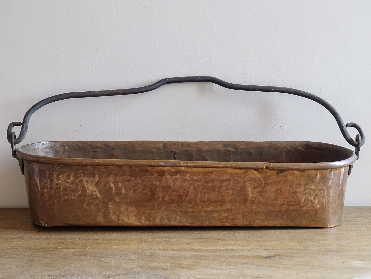 French Antique Hammered Copper Poissonnière, Fish Kettle or Fish Poacher with Wrought Iron Handle