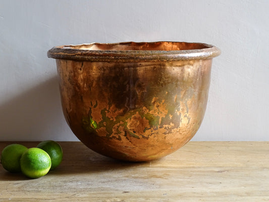 French antique copper bowl for confectioners, copper mixing bowl with curved base and high polish from the 18th century. Copper bowl for meringue for a French farmhouse style kitchen. 