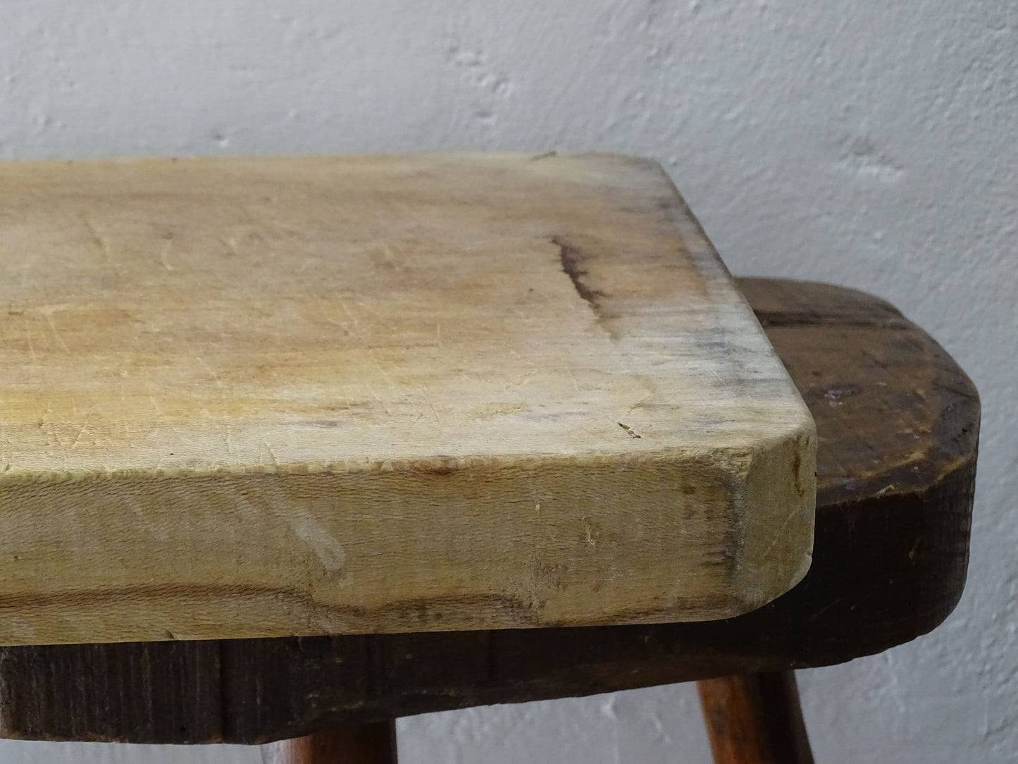 Vintage rustic French wooden cutting or chopping board, this vintage block with patina has a long handle.