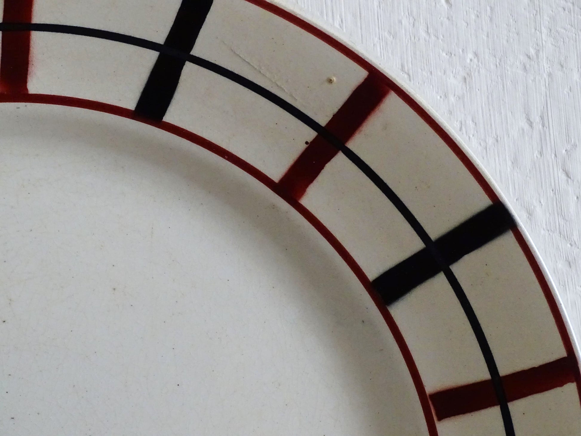 French antique ceramic basque plate with red and blue pattern. Lou Basquez plate from Saint Amand.