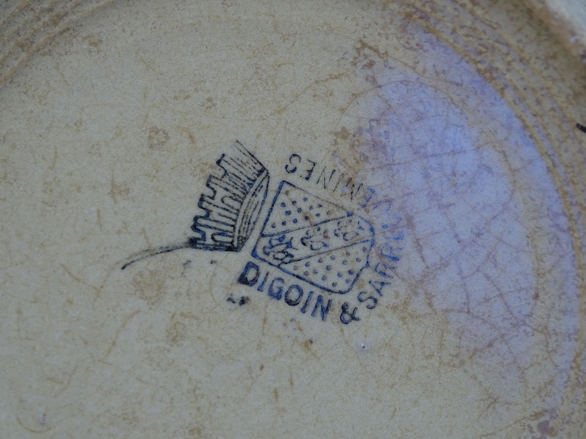 Timeworn French antique ceramic pots by Sarreguemines. 19th century rustic pottery confiture pots for a French country farmhouse display. 