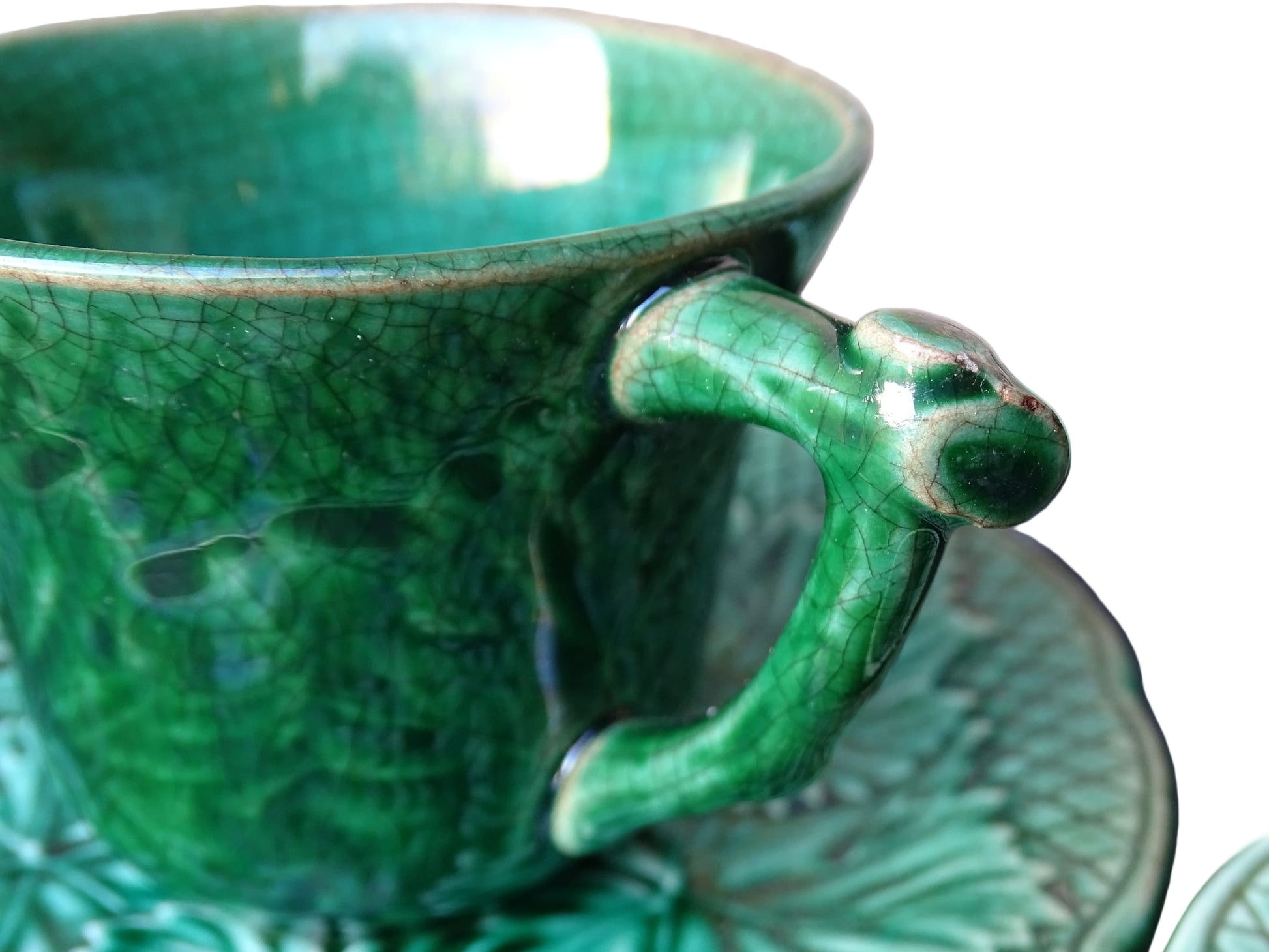 Set of 10 vintage coffee cups by Gien in the Primefleur design with leaf patterns. Green glazed ceramic cups and saucers. Barbotine or majolica cups. 