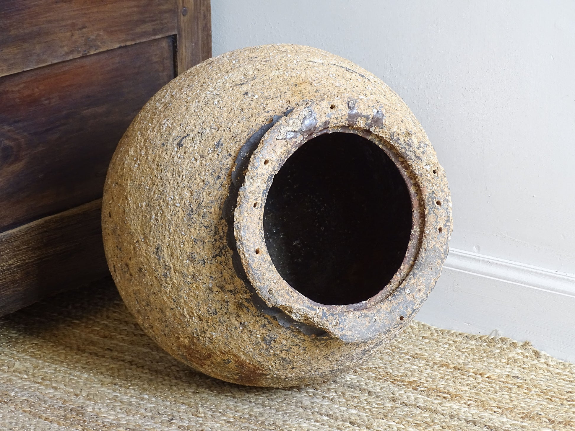 An early 19th century French antique terracotta pot, known as a ponne (salting pot), sourced in the South West region of France and likely Charentais in origin.