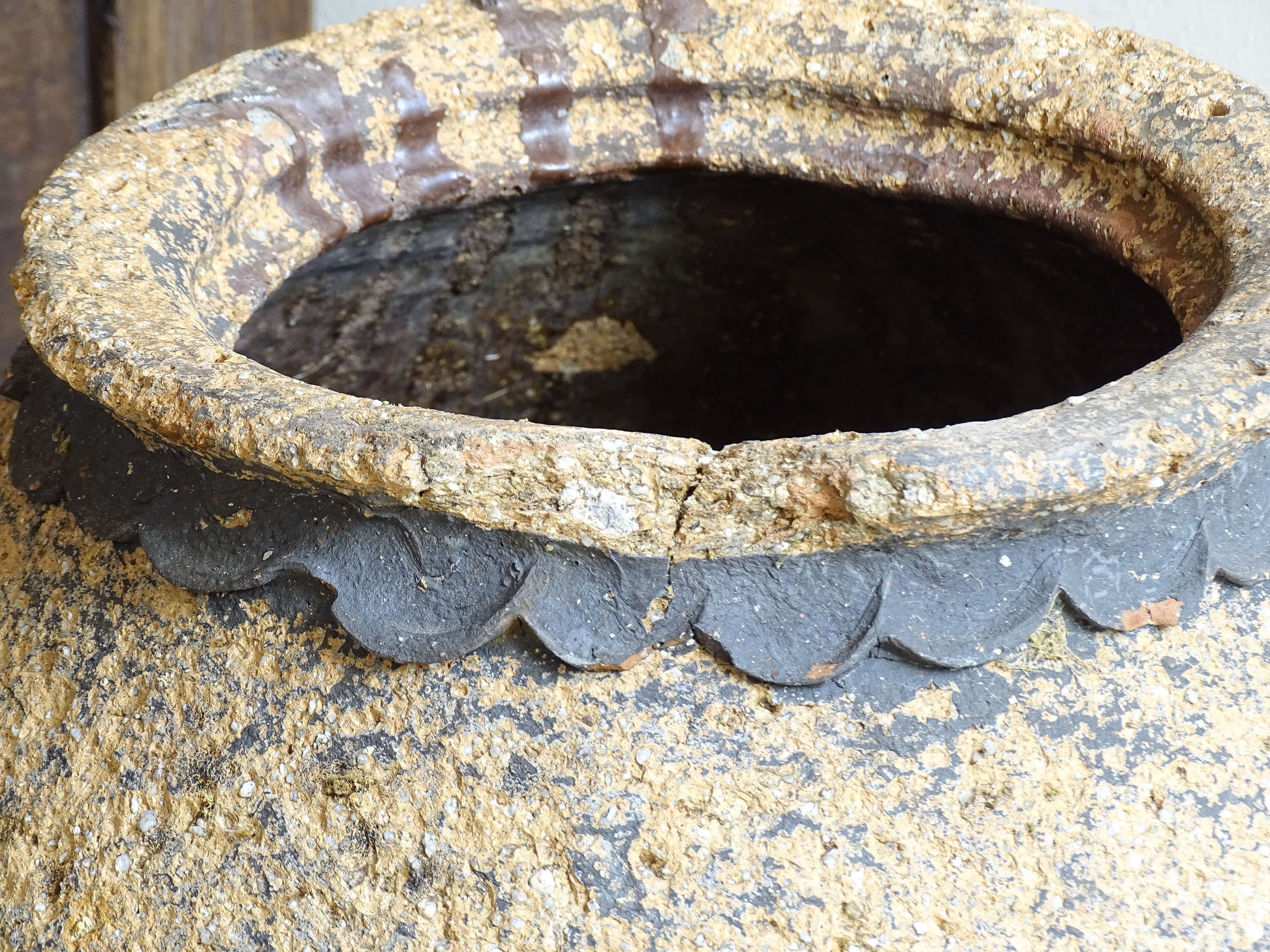 An early 19th century French antique terracotta pot, known as a ponne (salting pot), sourced in the South West region of France and likely Charentais in origin.