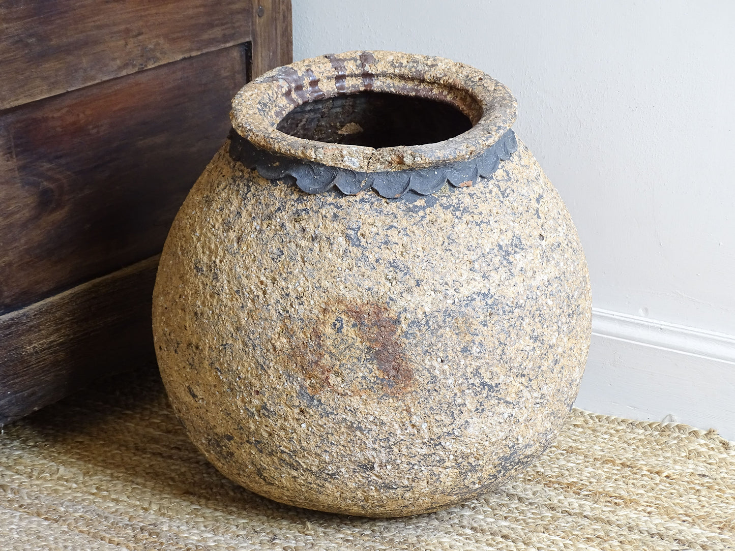 An early 19th century French antique terracotta pot, known as a ponne (salting pot), sourced in the South West region of France and likely Charentais in origin.
