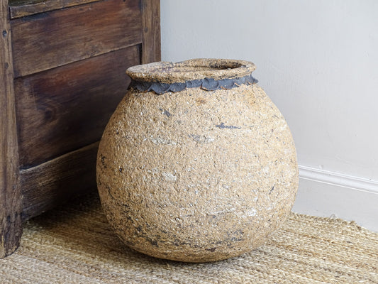 An early 19th century French antique terracotta pot, known as a ponne (salting pot), sourced in the South West region of France and likely Charentais in origin. 