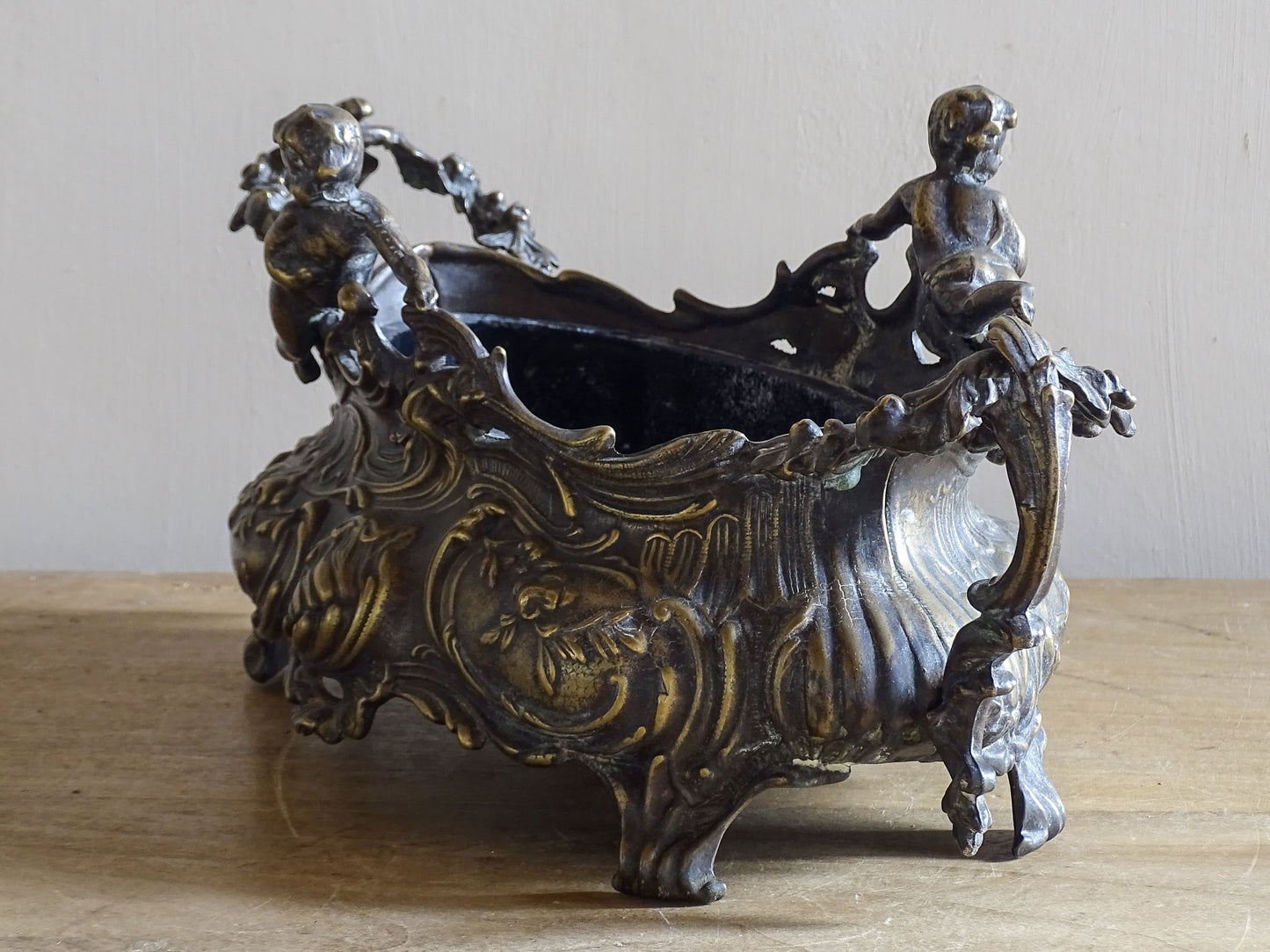 Decorative French Art Nouveau centrepiece planter with flowing handles