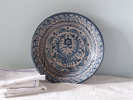 Spanish vintage Fajalauza pottery bowl with blue hand-painted decoration