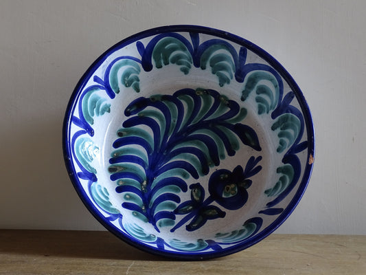 Large Spanish earthenware Fajalauza bowl with cobalt blue and green floral decoration