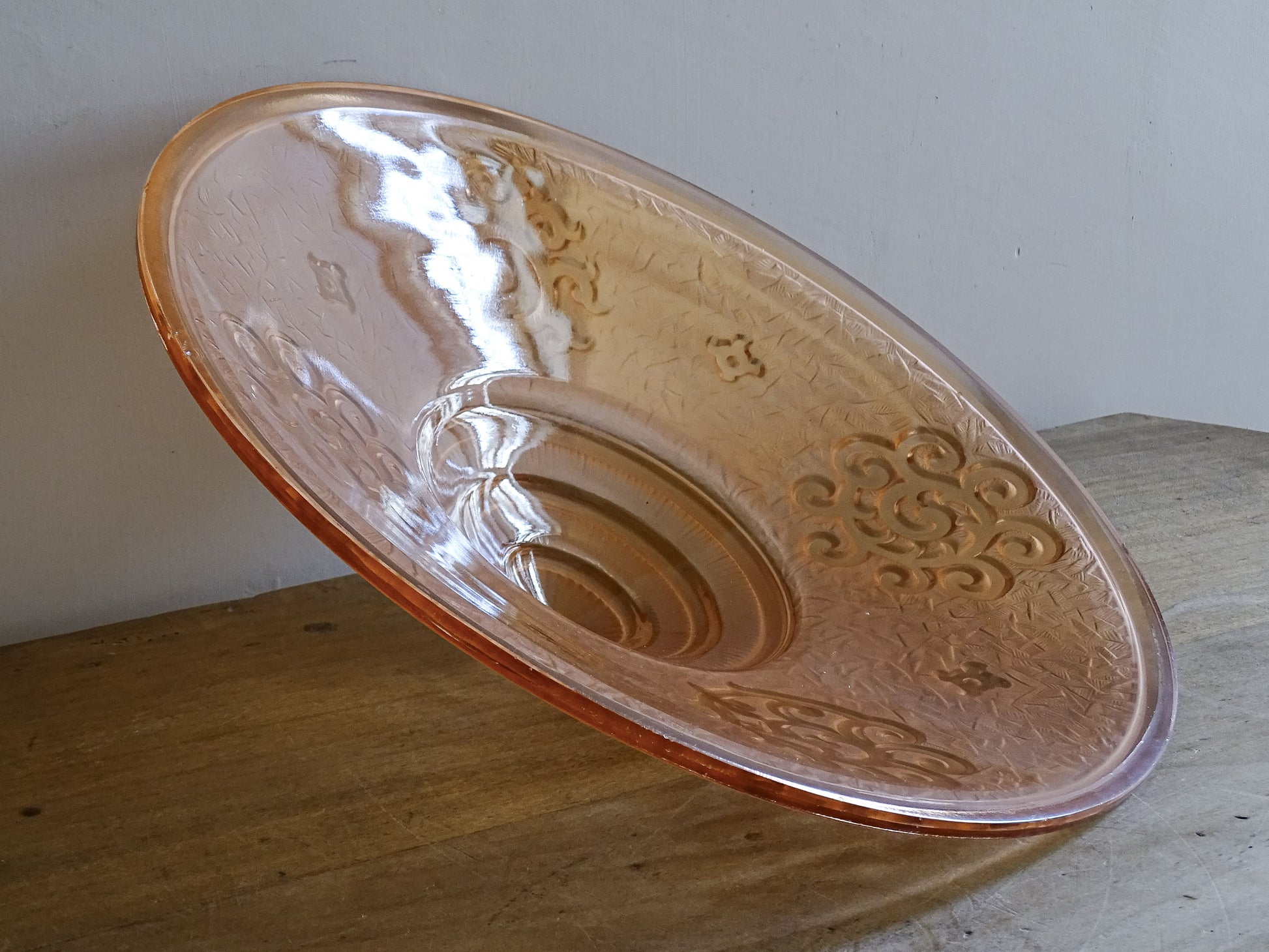 Art Deco pink glass pendant ceiling shade for vintage interiors