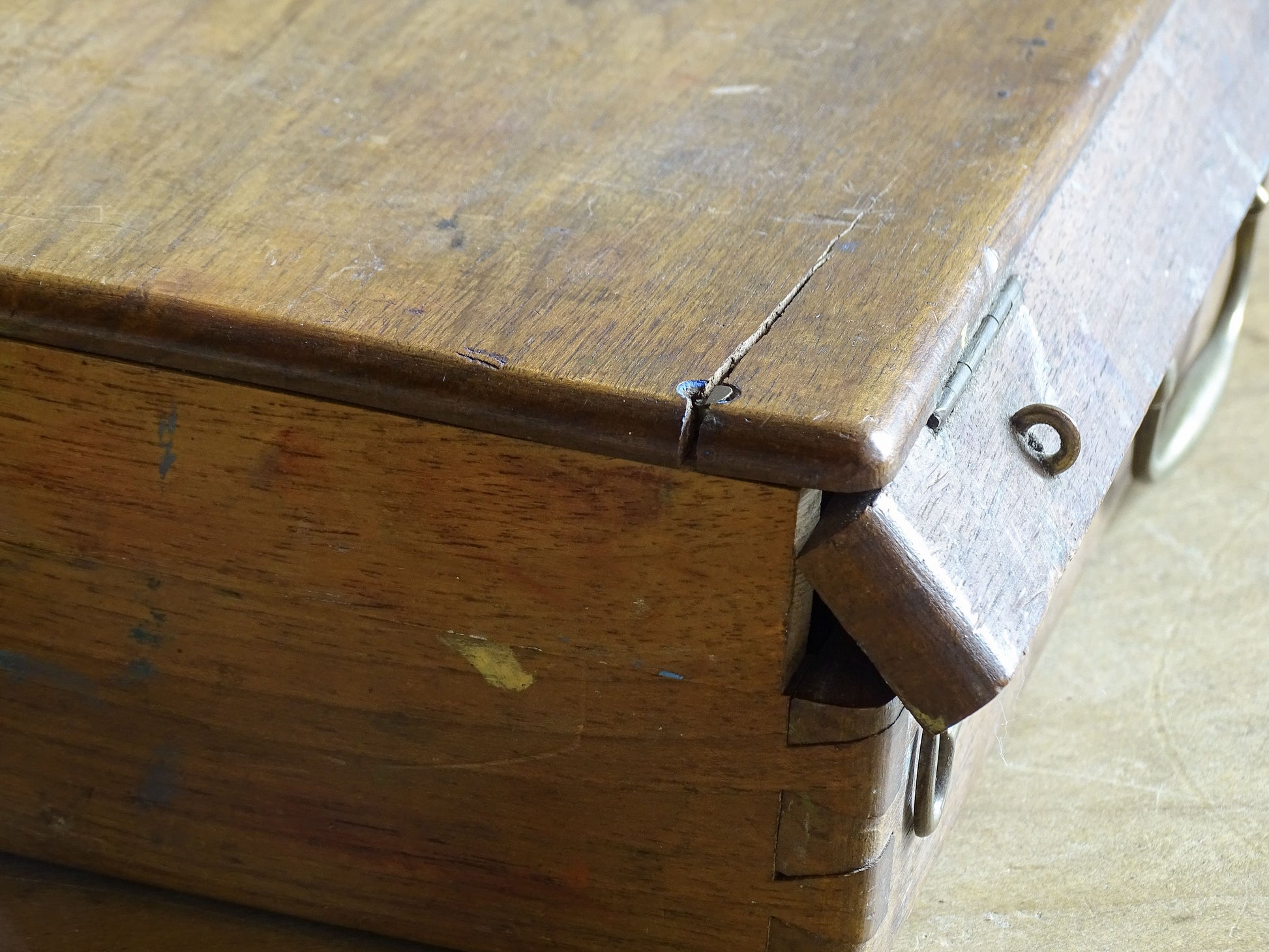 Early 20th-century wooden painter’s box for art studio or library decor