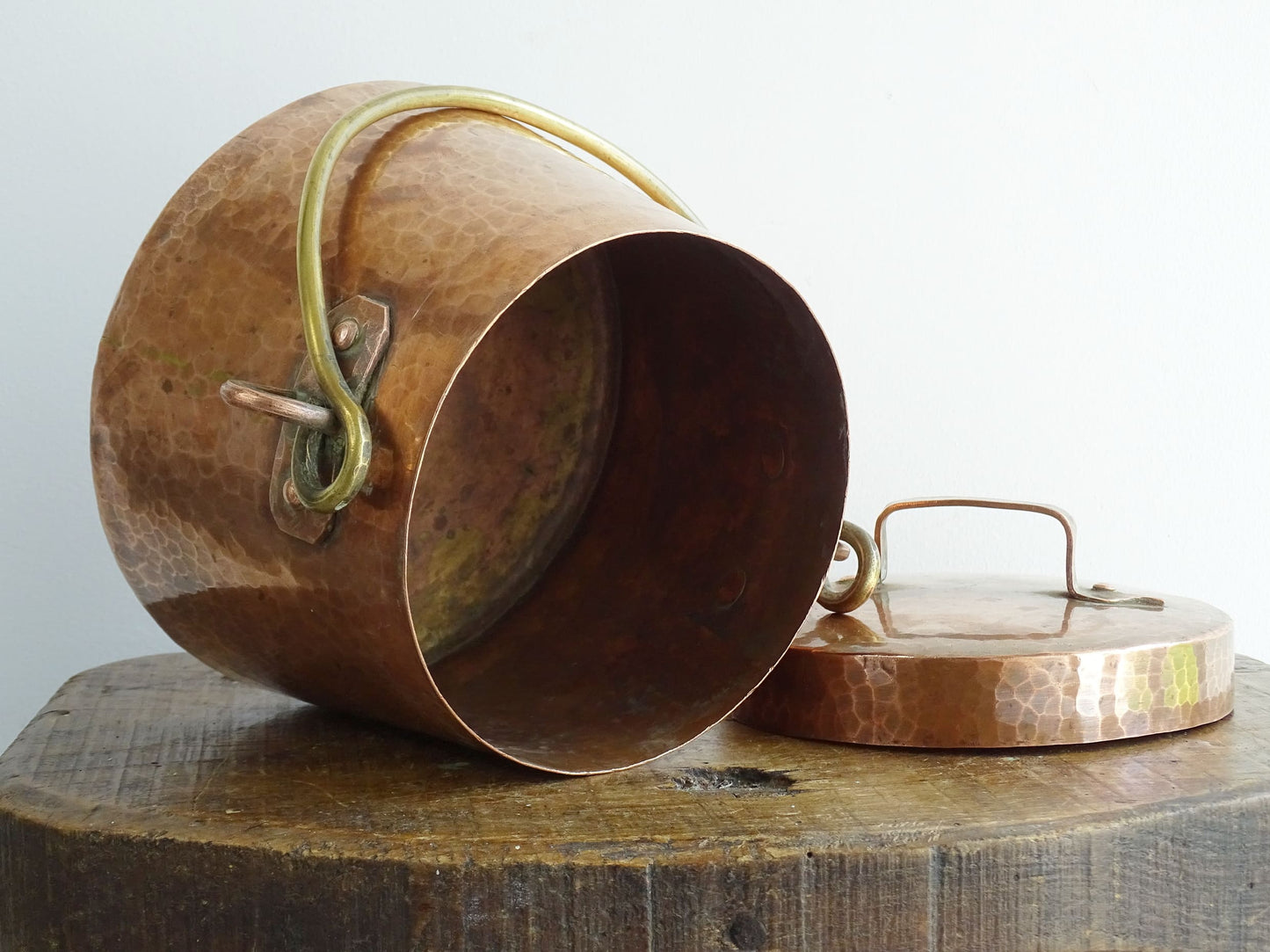 Antique Hammered Copper Cauldron with Lid