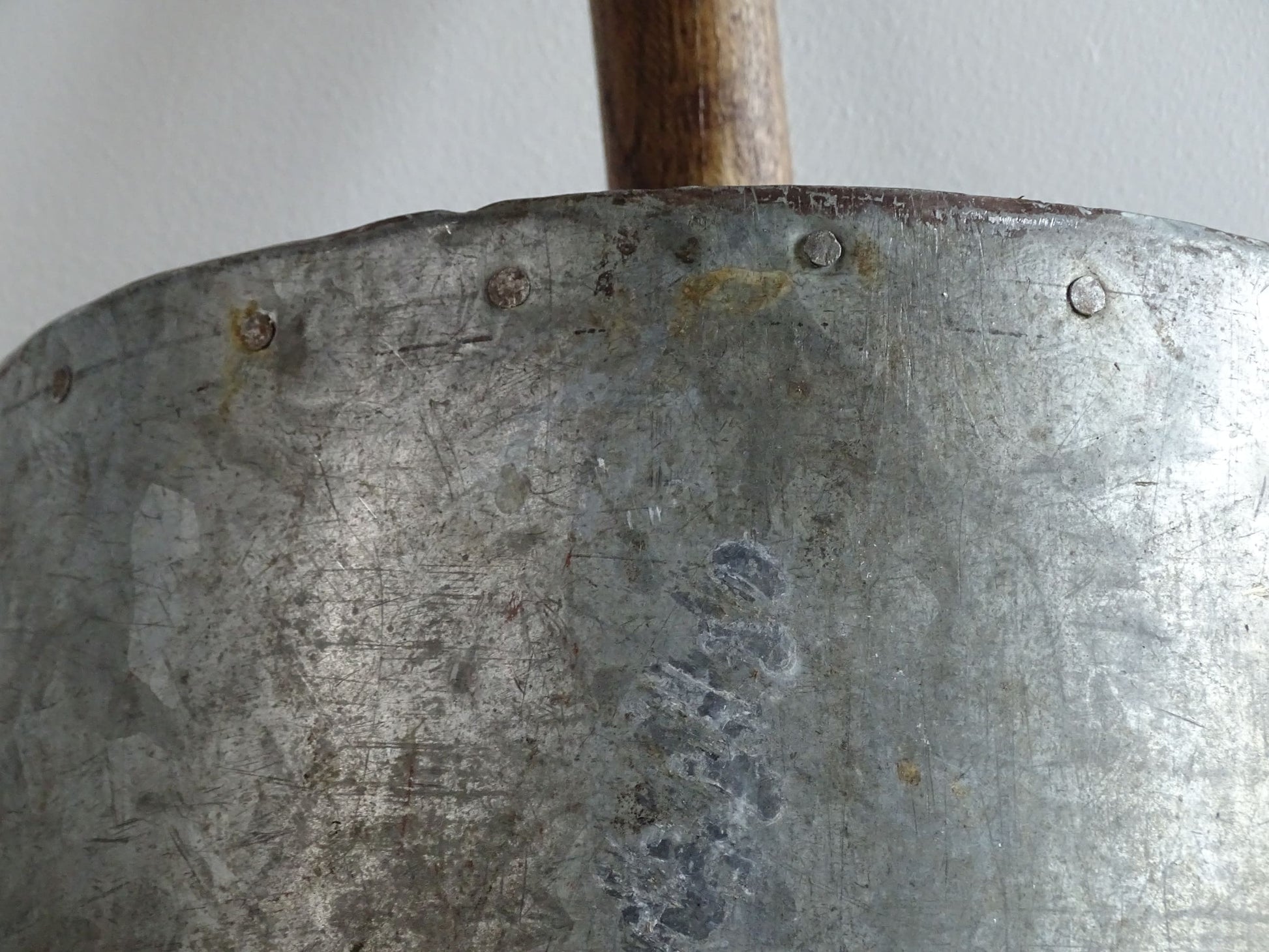 Rustic French antique grain scoop with a galvanised metal scoop and wooden handle with patina. Farmhouse decor.