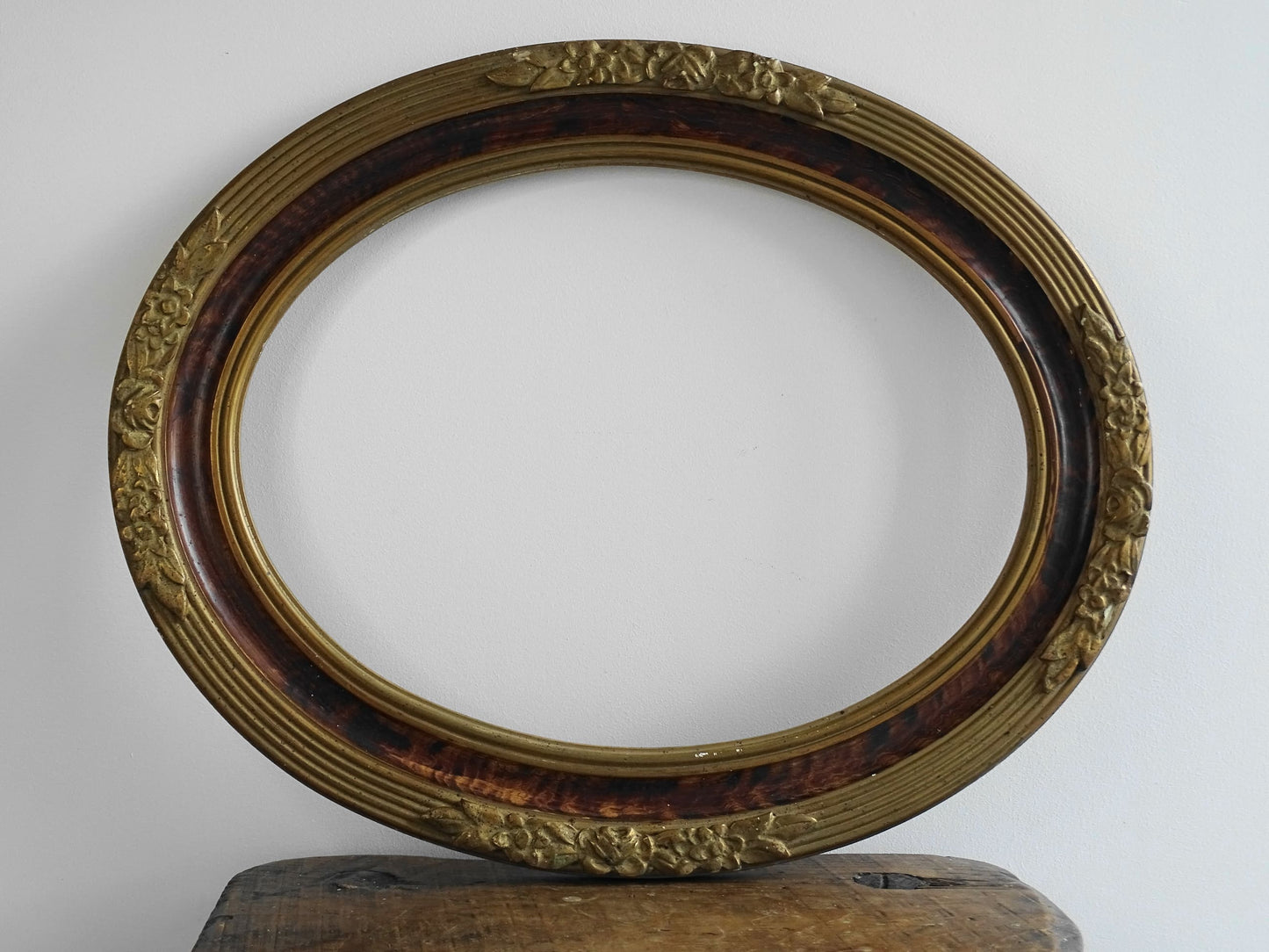 Vintage French Oval Frame with Gilt and Wood Veneer